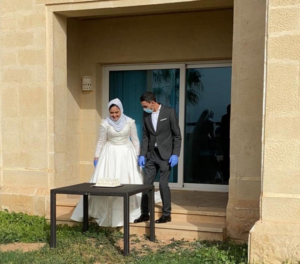  عروسان اردنيان يقيمان حفل زفافهما في الحجر الاحترازي