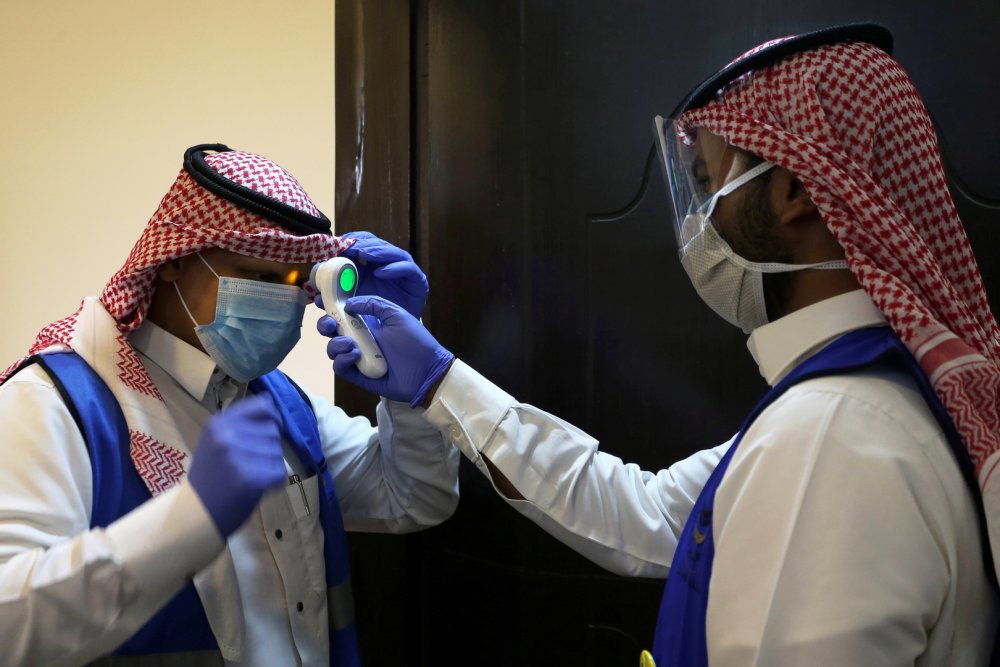 انخفاض أعداد الإصابات بفيروس كورونا في السعودية