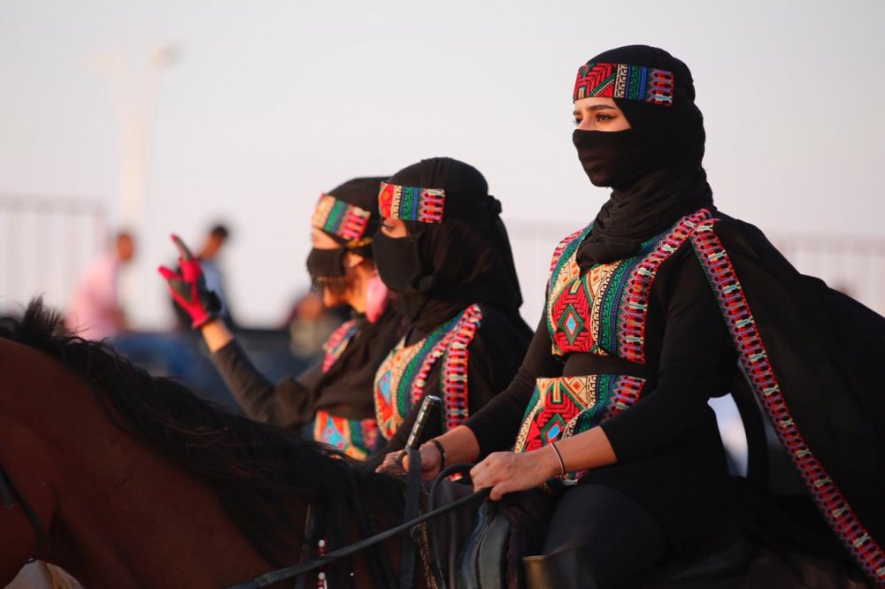 مشاركة فارسات سعوديات للمرة الأولى في سوق عكاظ ضمن "موسم الطائف" 