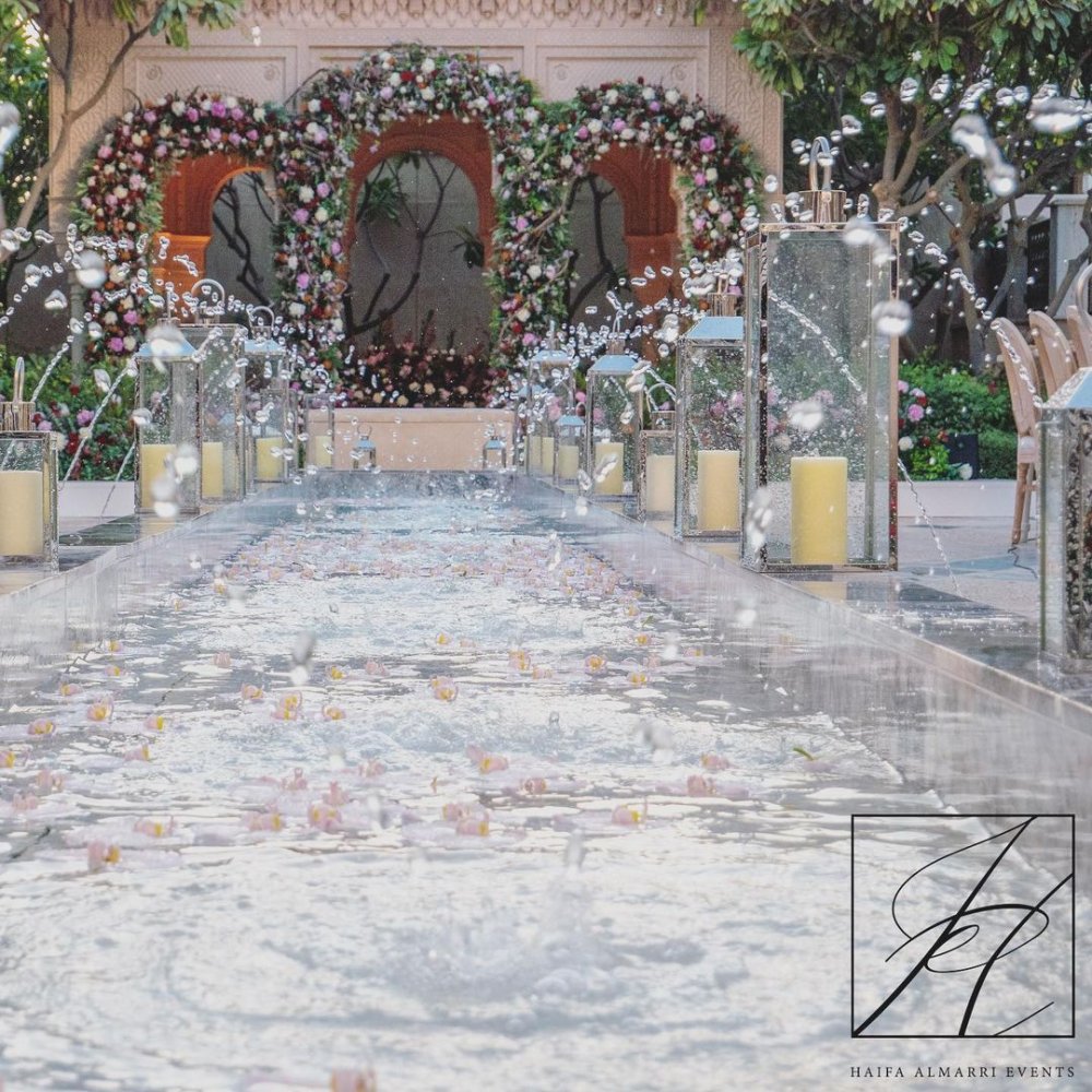 ديكورات حفلات الزفاف من المهندسة الإمارتية هيفاء المري مستوحاة بأقواس الورود