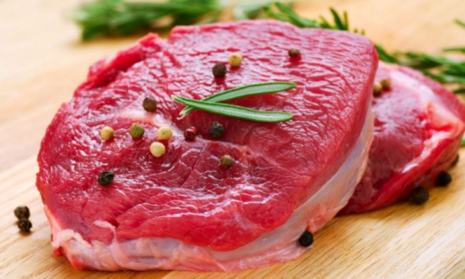 اللحوم الحمراء من اطعمة غنية بالحديد لوقاية الاطفال من الانيميا