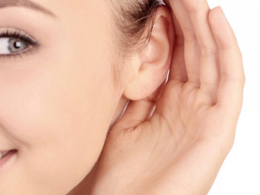 تخلصي من مشكلة الأذن البارزة من خلال العملية التجميلية