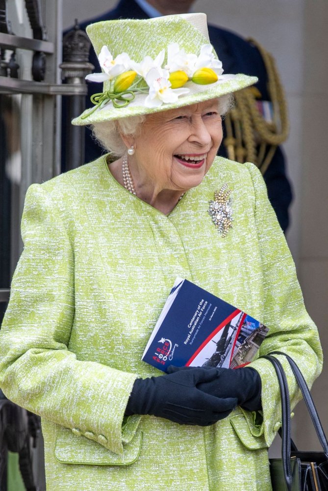 أجمل القبعات الملكية التي تألقت بها سيدات العائلة البريطانية على مر السنين