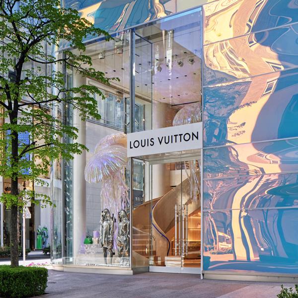 أعادت علامة Louis Vuitton إطلاق متجرها الرئيسي في Ginza