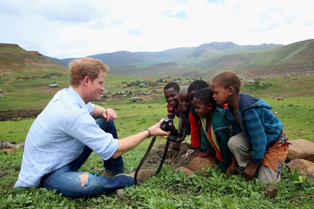 أنتج الأمير هاري فيلم وثائقي لمساعدة صندوق الصليب الأحمر