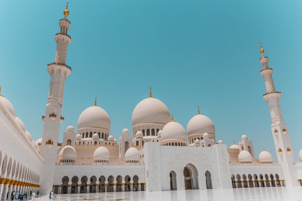 مسجد الشيخ زايد من أهم الأماكن السياحية في ابوظبي بواسطة metalvibes