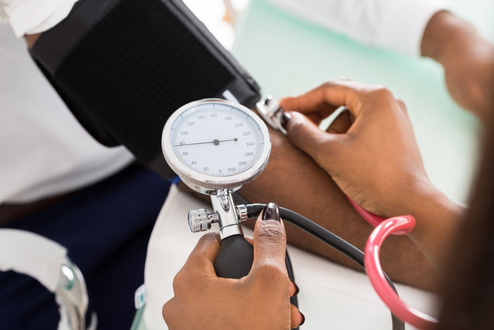 ارتفاع ضغط الدم يؤدي لتمدد الاوعية الدموية ونزيفها