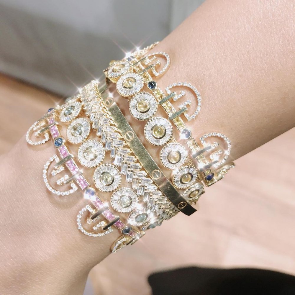 اشكال اساور رائعة للعروس من علامة Salama Khalfan Jewelry
