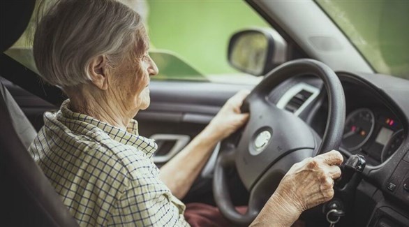 هل تشكل قيادة السيارة خطرا على كبار السن؟