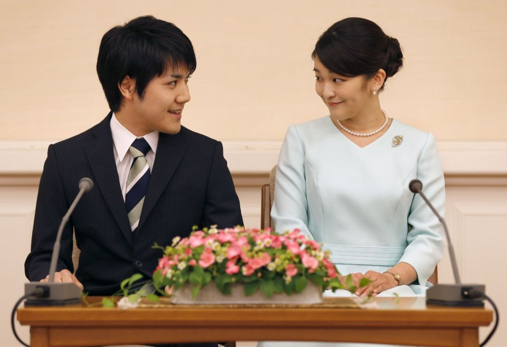 تأجيل زفاف أميرة اليابان بسبب الديون