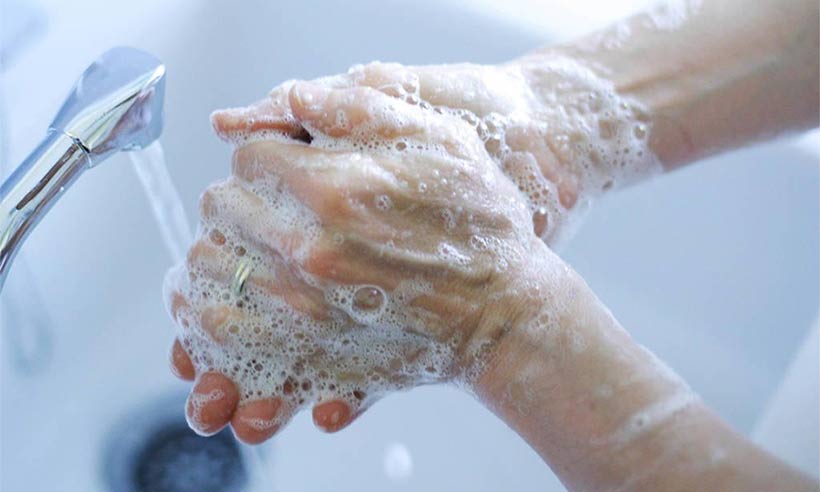 غسل اليدين بانتظام يحمي من الانفلونزا في الشتاء