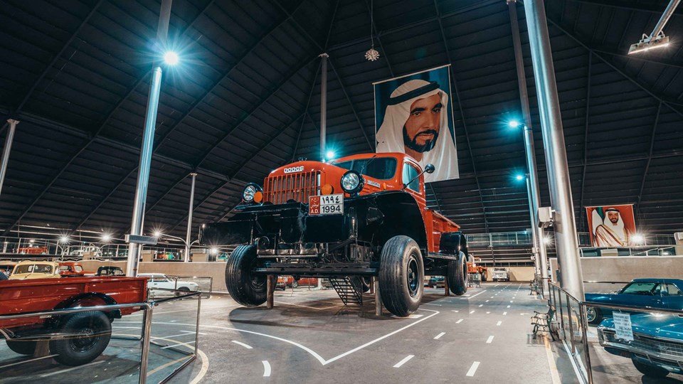 العديد من أنواع السيارات النادرة تشاهدونها عن قرب في متحف الإمارات الوطني للسيارات
