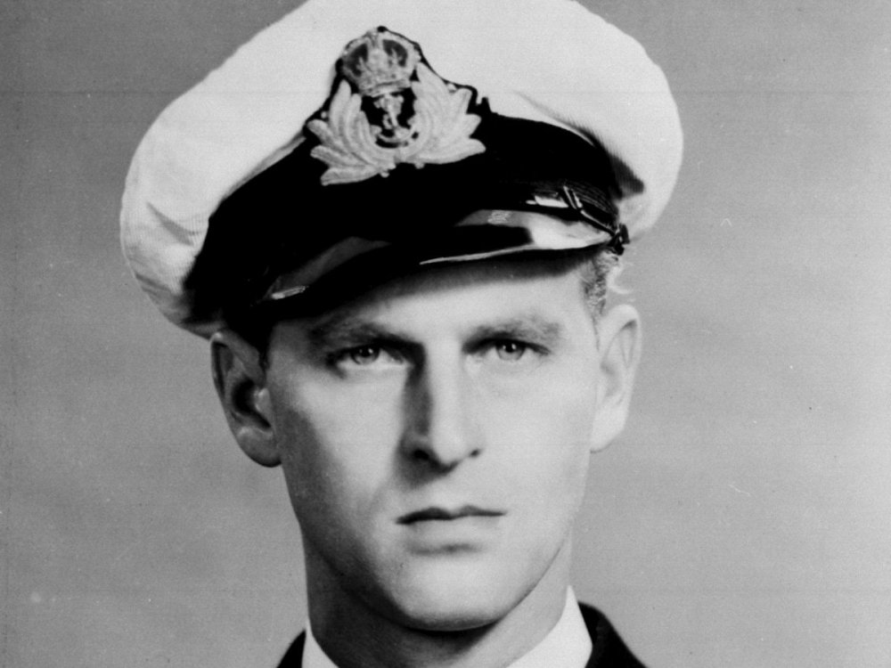 الأمير فيليب قام بالمشاركة في الحرب العالمية الثانية كضابط في البحرية