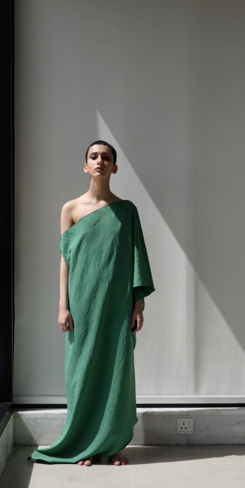  فستان أخضر انيق ومميز من Bash Collection