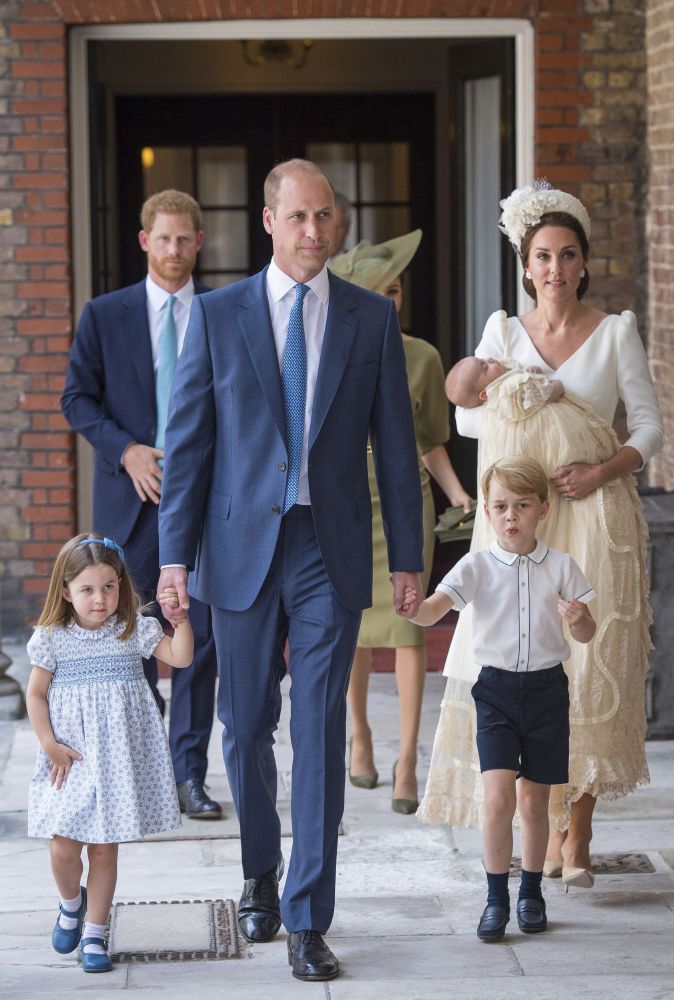 وصول عائلة كامبريدج إلى الكنيسة الملكية