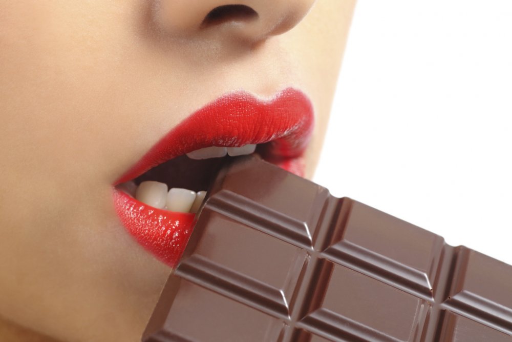 الشوكولاتة الداكنة من الاطعمة المهمة لصفاء البشرة