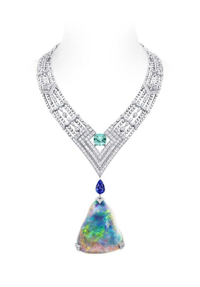 عقد جينيسيس Genesis necklace من لوي فويتون Louis Vuitton