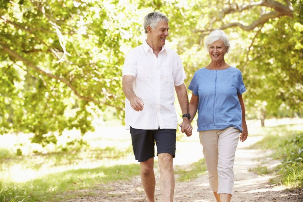 المشي مفيد لصحة كبار السن