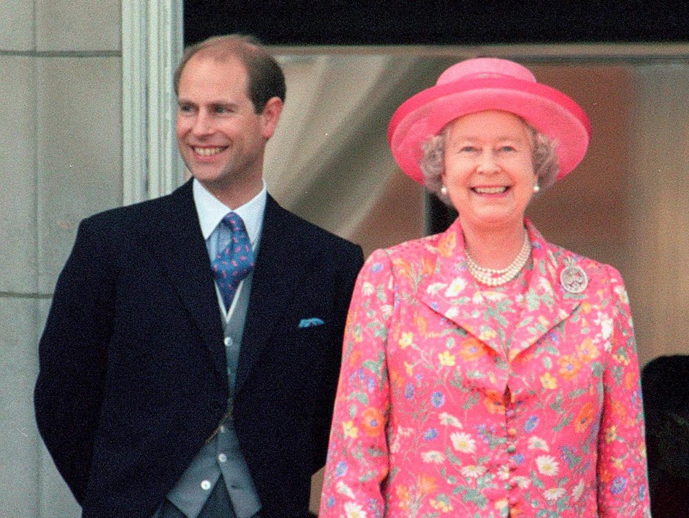 ملكة بريطانيا تهنئ الأمير إدوارد بعيد ميلاده السابع والخمسين