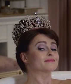 الممثلة هيلينا بونهام كارتر تؤدي دور الأميرة مارغريت