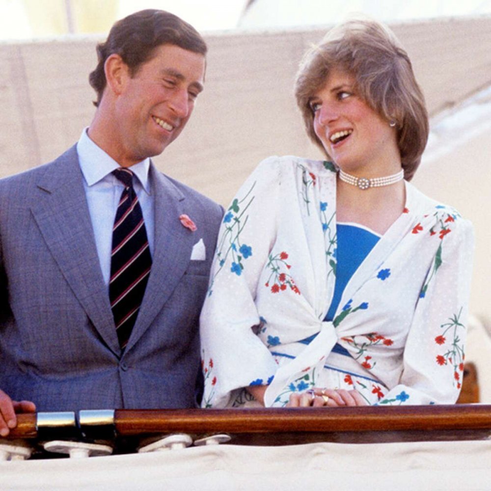 الأمير تشارلز والأميرة الراحلة ديانا أثناء الشهور الأولي لزواجهما