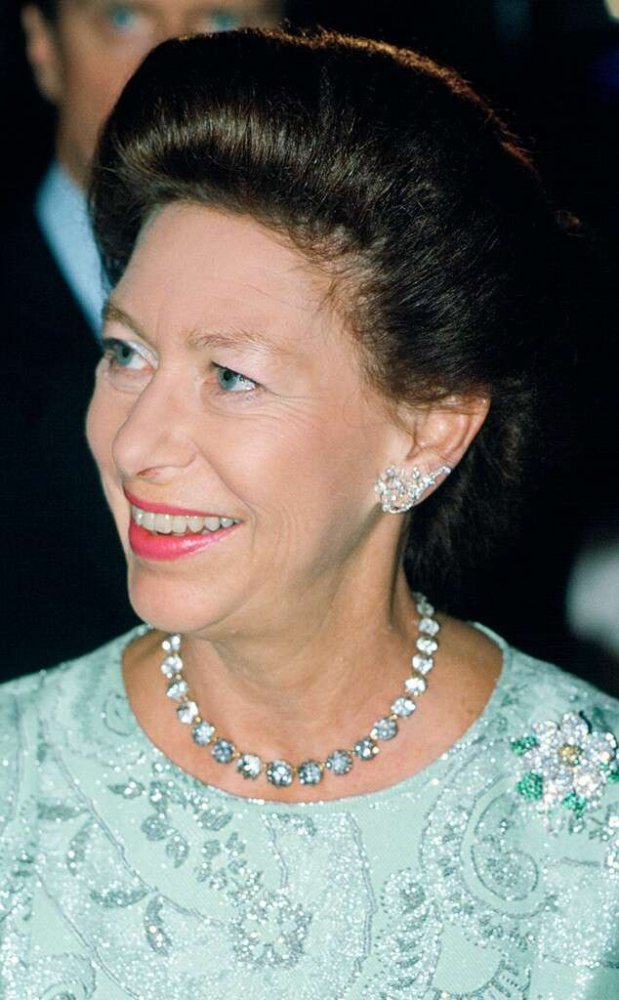 الأميرة مارغريت تتزين بقلادة Queen Mary's Diamond Riviere