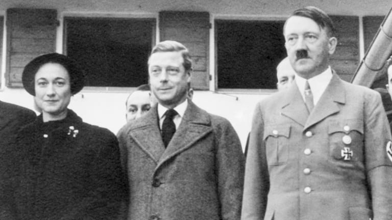 الملك إدوارد الثامن وزوجته واليس سمبسون مع هتلر