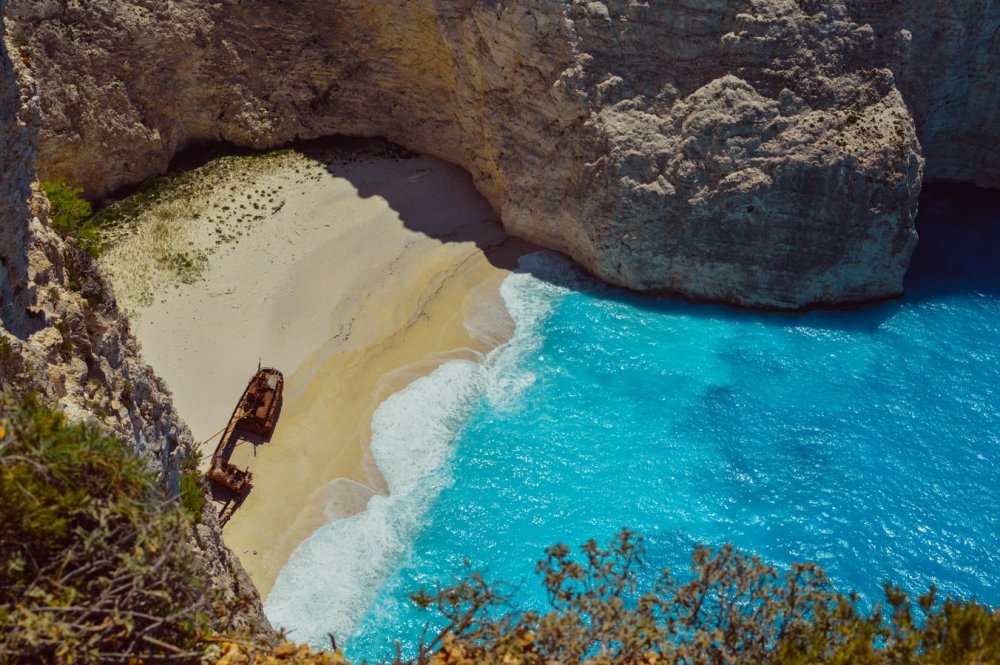 السياحة في اليونان لا تكتفي بزيارة شاطئ Shipwreck - Lloyd Dirks