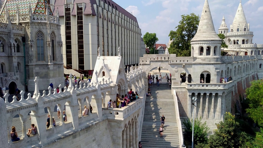 روعة الهندسة المعمارية وافضل وقت لزيارة بودابست