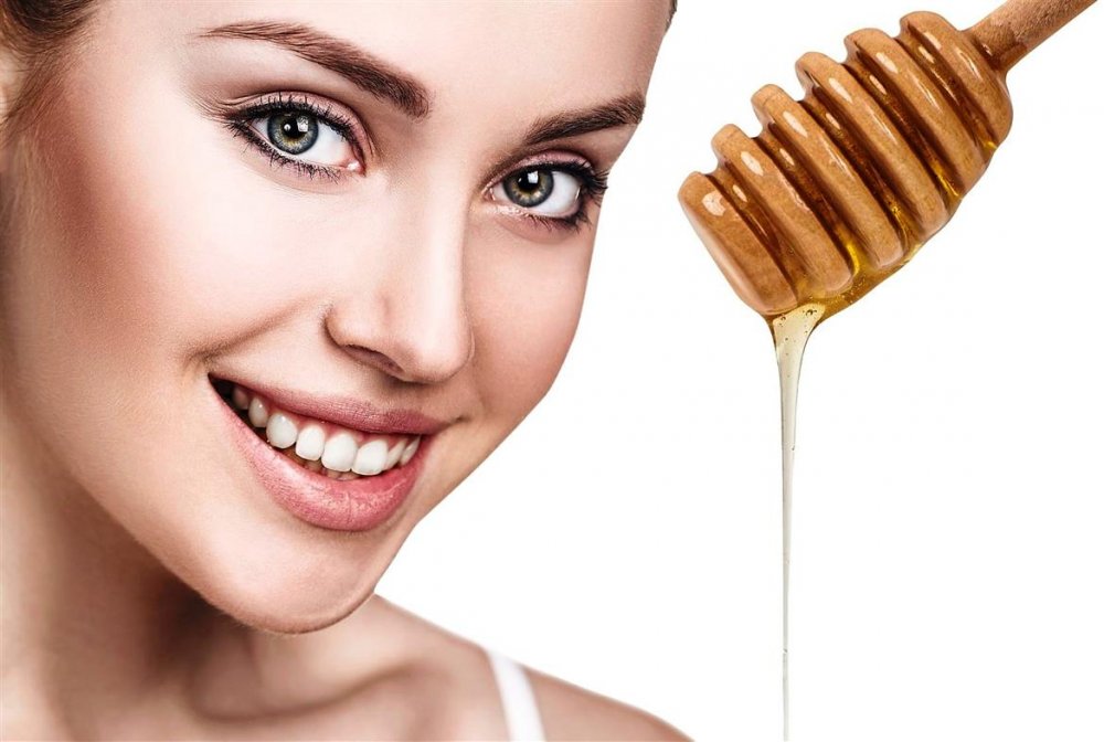 استخدمي ماسك الموز والعسل للتخلص من البشرة الدهنية