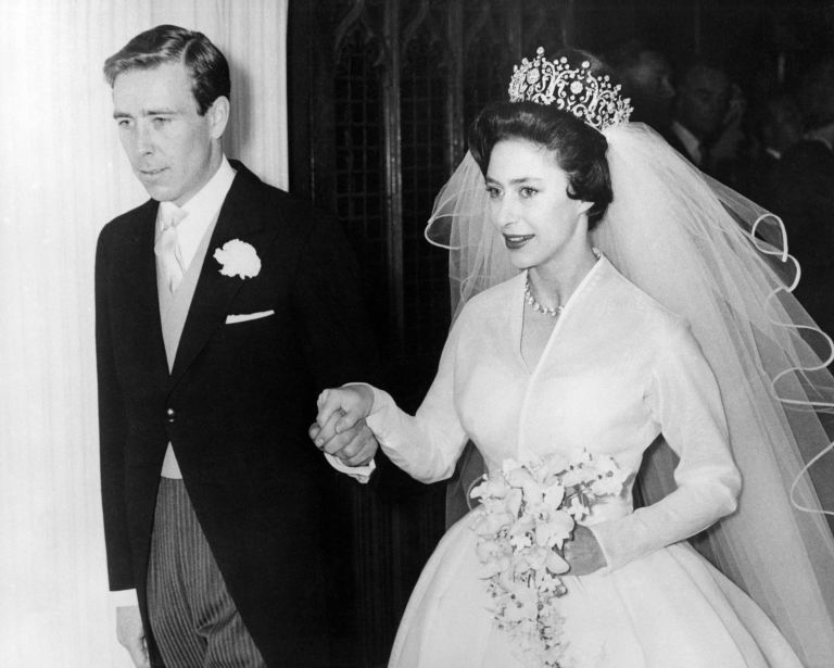 الأميرة مارغريت وزوجها أنتوني آرمسترونغ جونز في حفل زفافهما