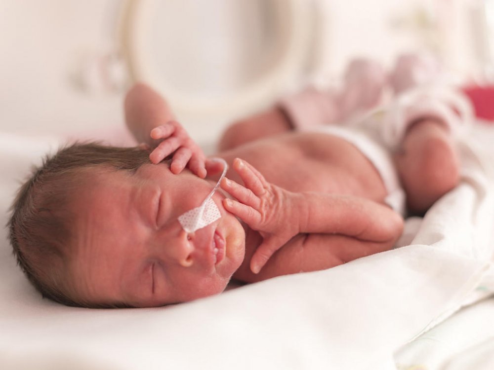 مشكلات الجهاز التنفسي من اعراض الاطفال الخدج بعد الولادة