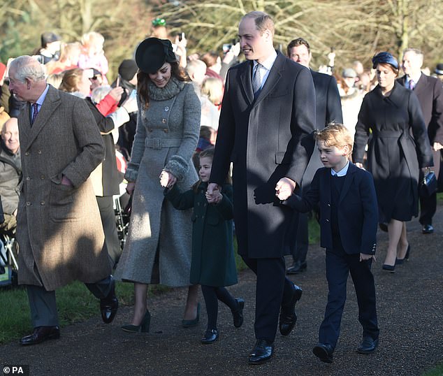 دوقا كامبريدج مع الأمير جورج والأميرة شارلوت