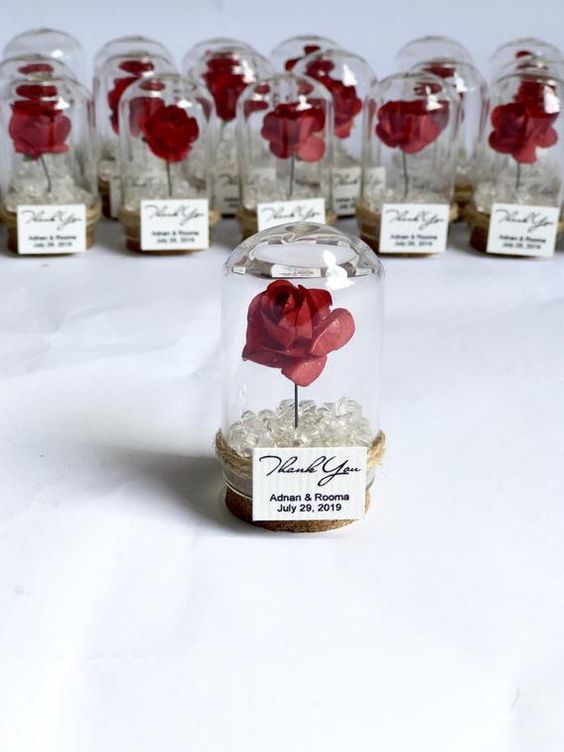  زجاجات بداخلها الورود لتوزيعات الزواج للعرايس