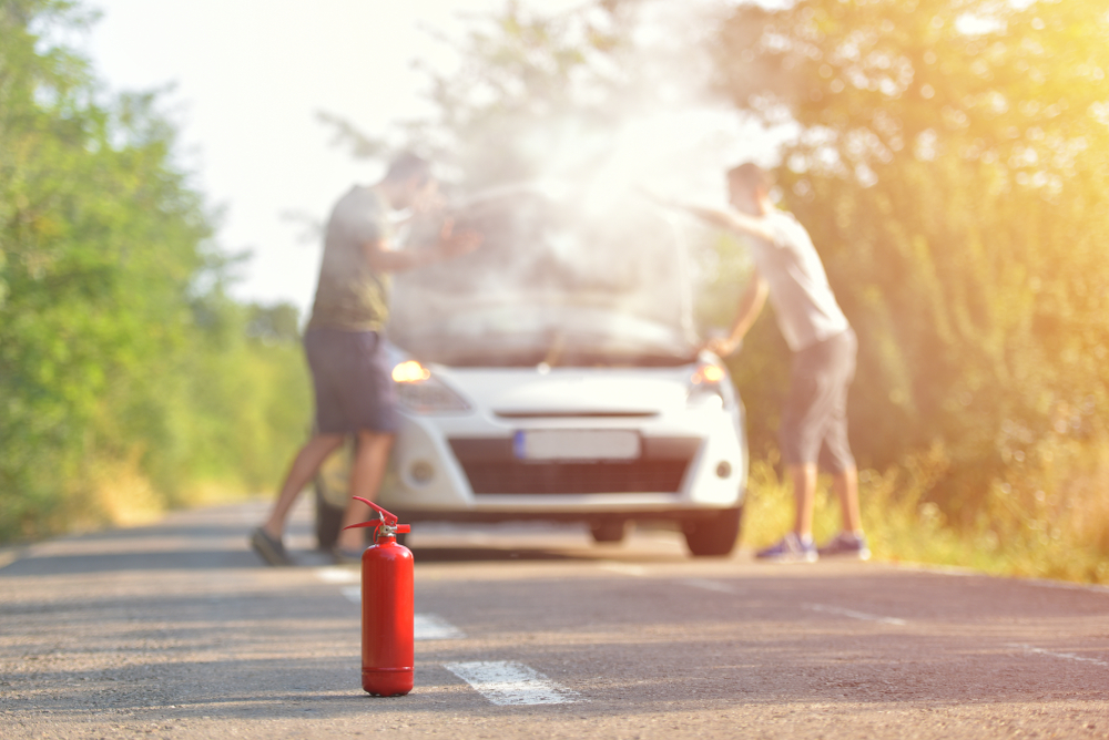 إهمال الصيانة الدورية من أكثر الأسباب التي قد تودي إلى احتمال نشوب حريقٍ في السيارة