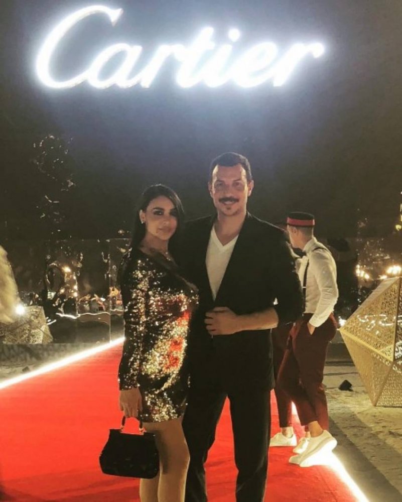  باسل خياط مع زوجته