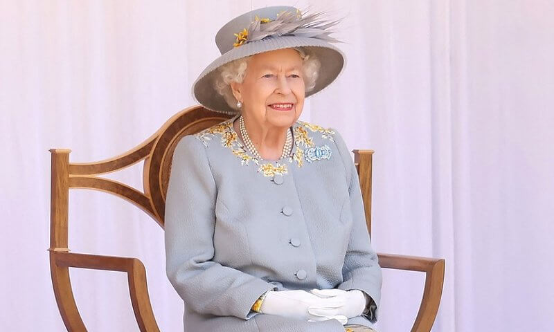 ملكة بريطانيا تشارك في النسخة المصغرة من احتفالات Trooping the Colour