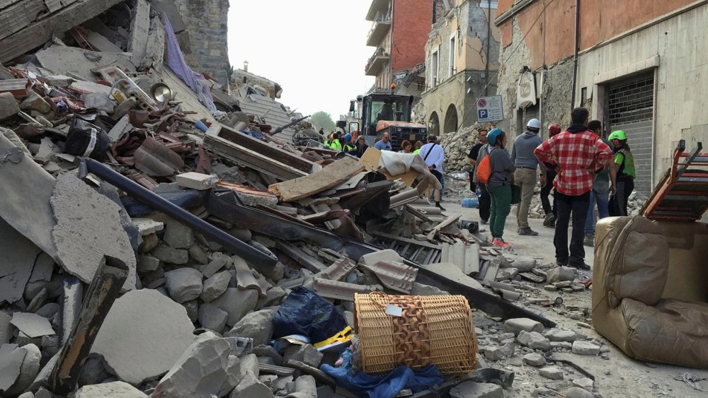 أكثر من 200 قتيل جراء زلزال ضرب المناطق الحدودية بين إيران والعراق