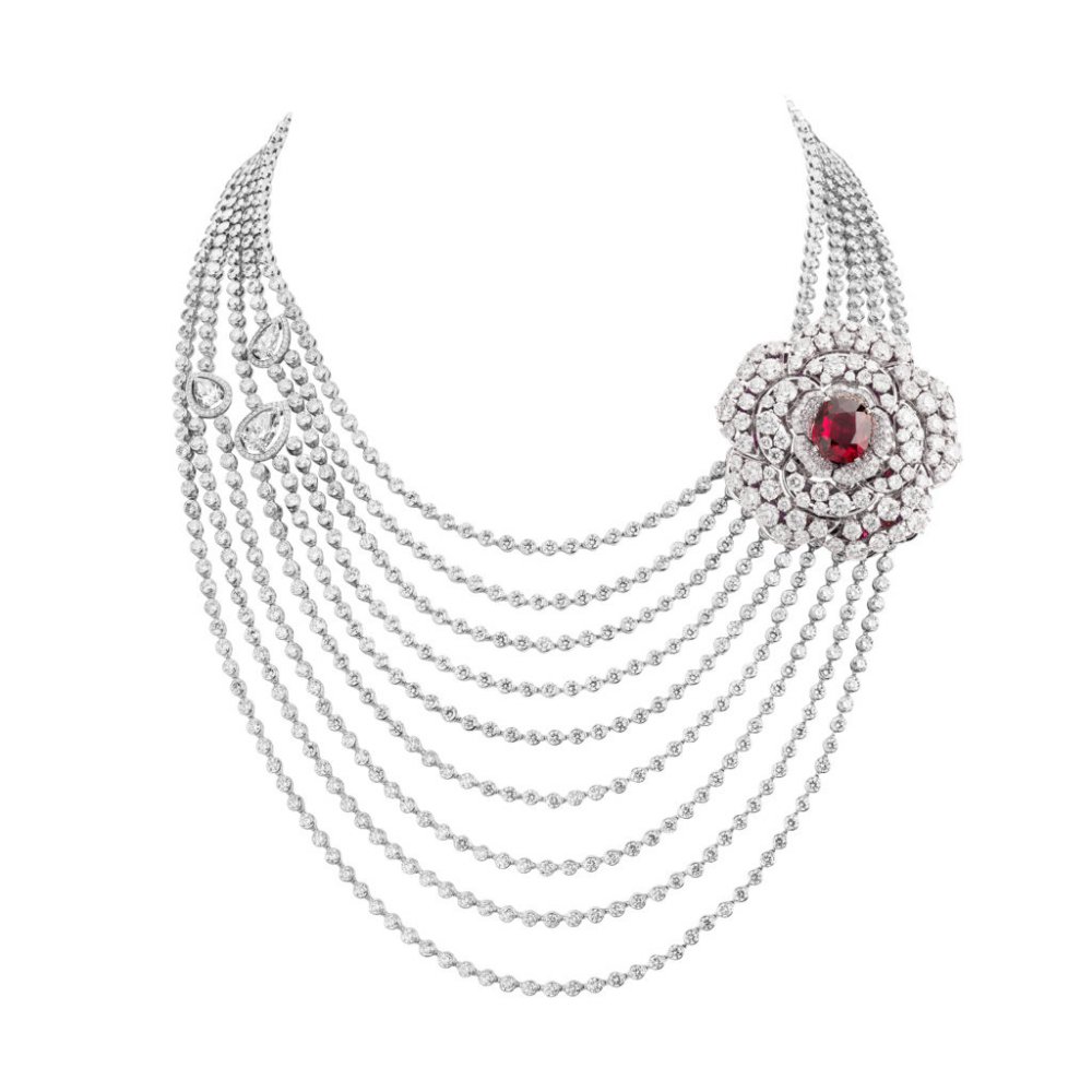 Rouge Incandescent necklace by Chanel