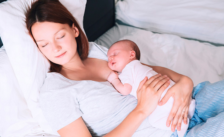 الترابط العاطفي بين الأم والطفل يبدأ منذ الحمل ويزيد بعد الولادة