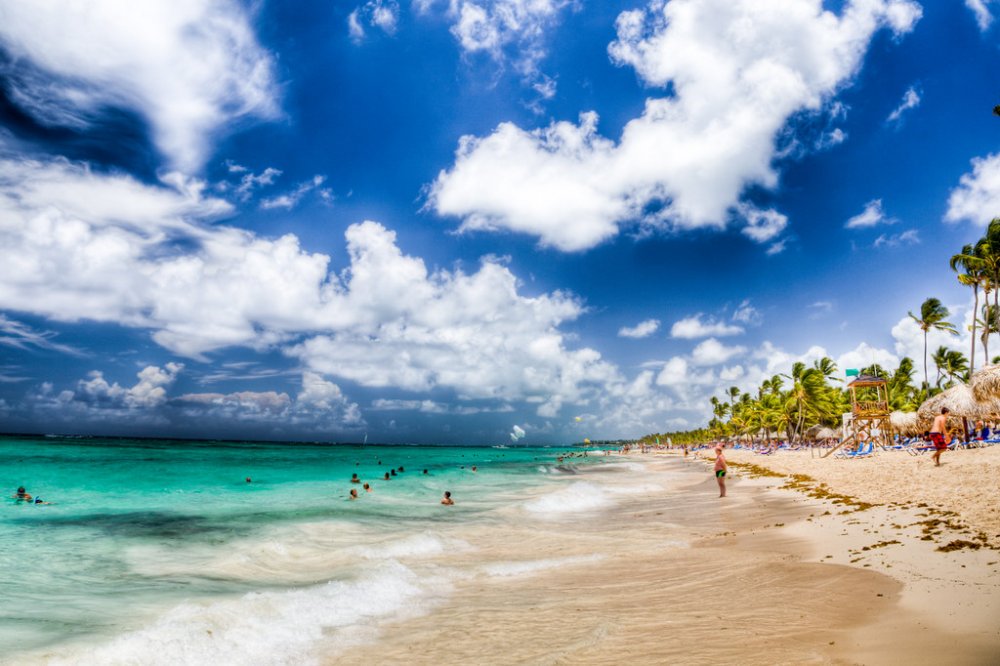 عطلة اقتصادية ساحرة في الدومينيكان بواسطة Ben Kucinski