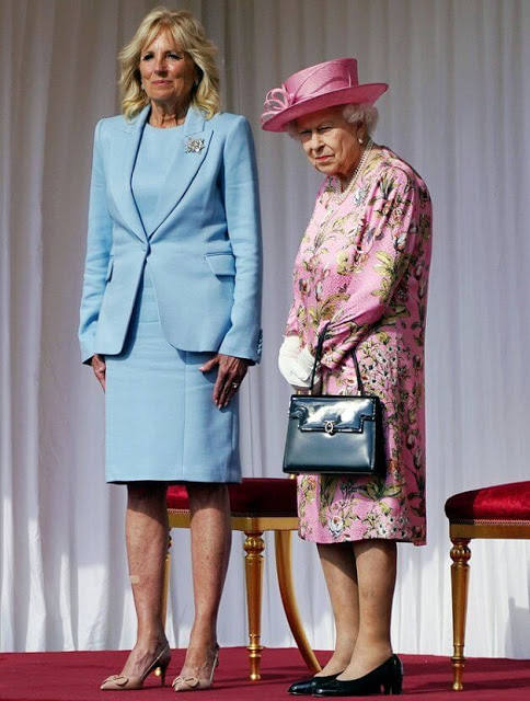 إطلالة ملكة بريطانيا في استقبال بايدن وزوجته