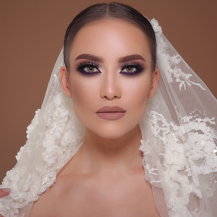 مكياج عيون سموكي وردي مع الظلال البنفسجية لعروس 2020