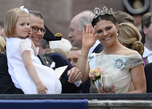  الأميرة فيكتوريا ترتدي تاج The Connaught Diamond Tiara