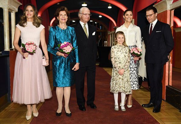 الأميرة فيكتوريا وعائلتها تنضم إلى الملك والملكة