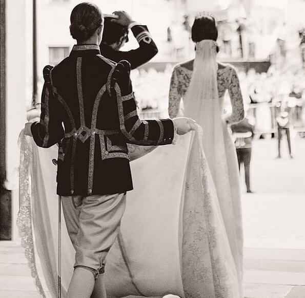 الأمير كارل فيليب وزوجته يحتفلان بالذكرى السنوية لزواجهما