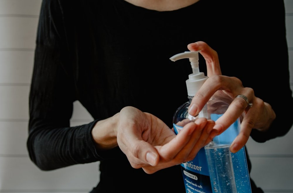 غسل اليدين وتعقيمهما من اهم ارشادات الصحة في الحج