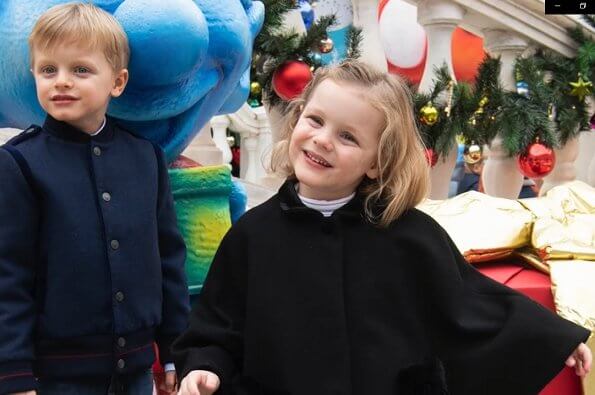 الأمير جاك والأميرة غابرييلا قاما بدعوة أصدقائهما في المدرسة