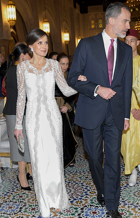 قامت الملكة ليتزيا بارتداء ملابس قريبة للغاية من الملابس المغربية