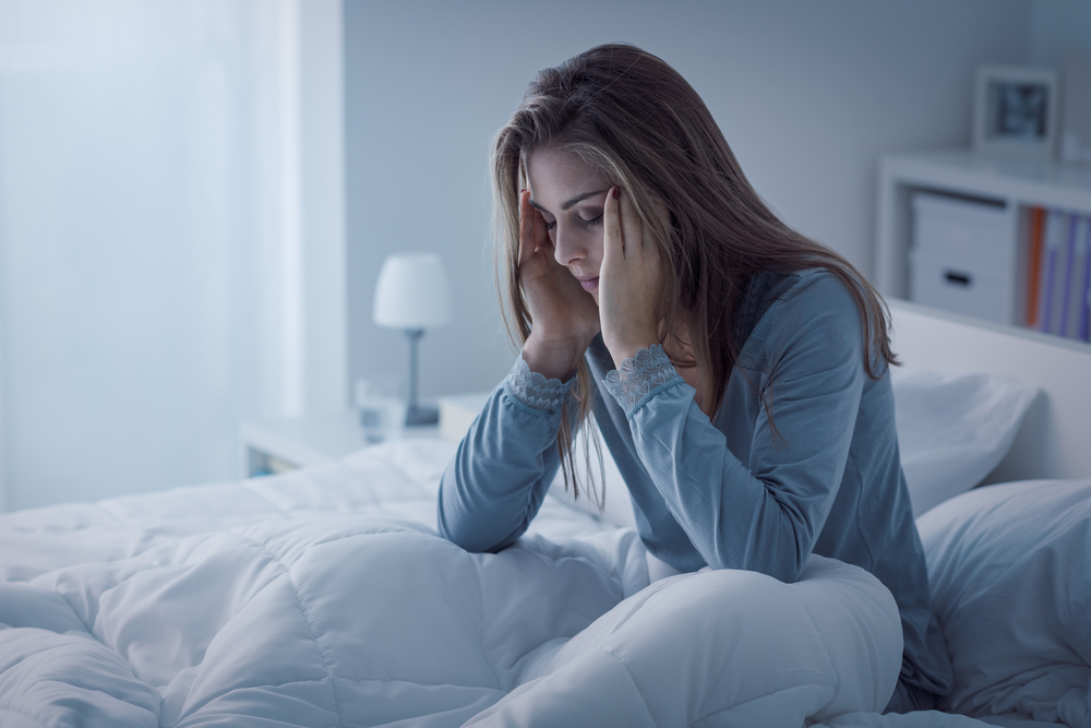 اضطرابات النوم تسبب صداع العين و الغثيان